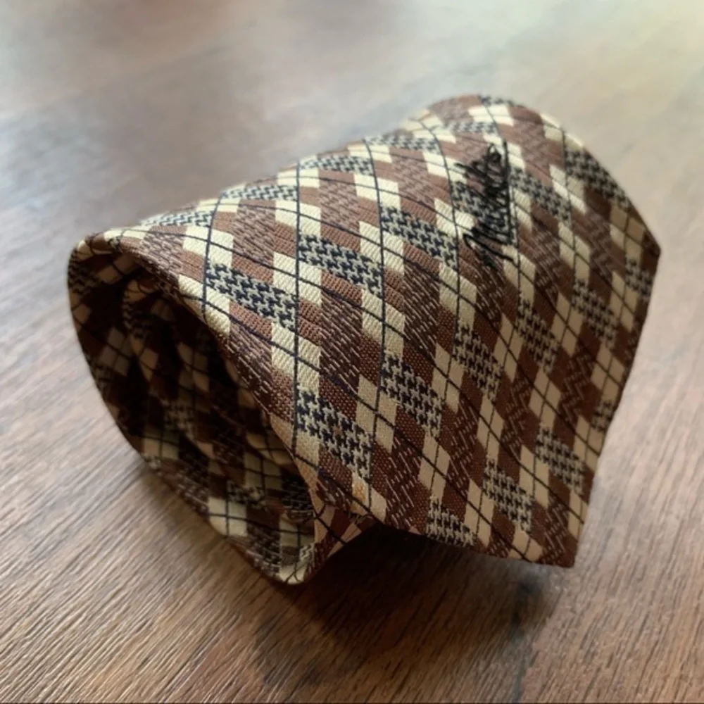 Michiko Koshino London Houndstooth Plaid Necktie